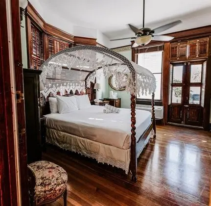 Classic King Balcony
