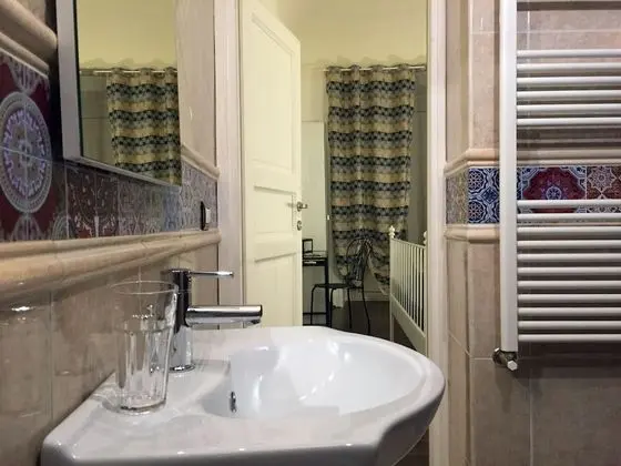 Tek Büyük Yataklı Oda, Balkon, Şehir Manzaralı