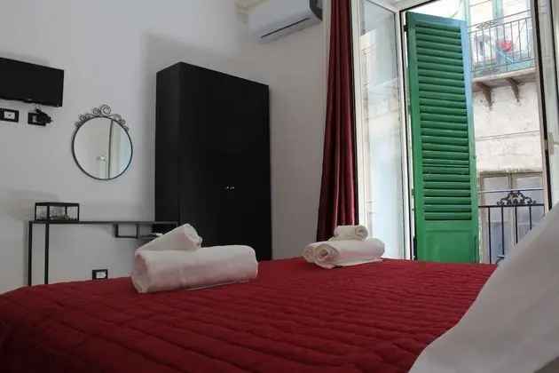 Üç Kişilik Oda, Balkon, Şehir Manzaralı