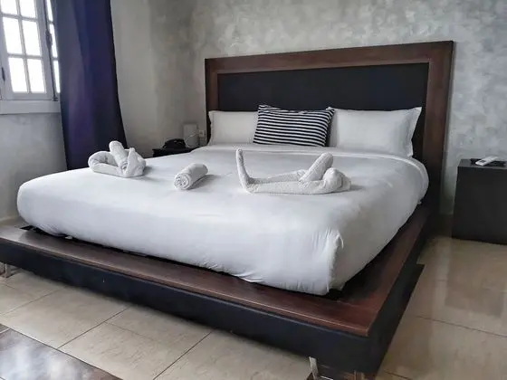 Standard Tek Büyük Yataklı Oda