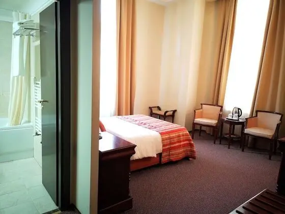Standard Tek Büyük Yataklı Oda