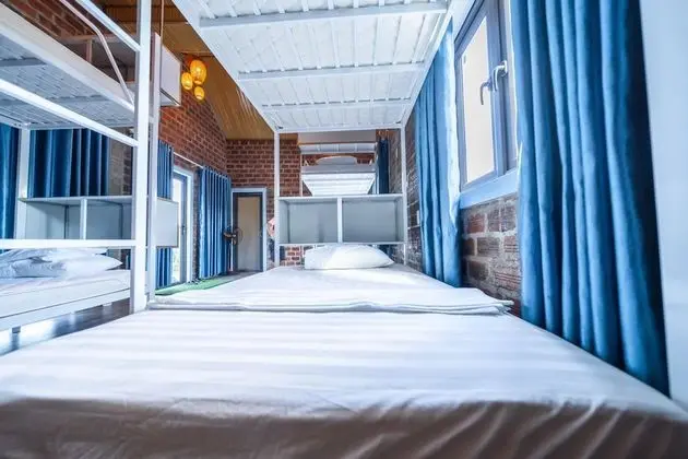 Dört Kişilik Oda, Balkon, Dağ Manzaralı