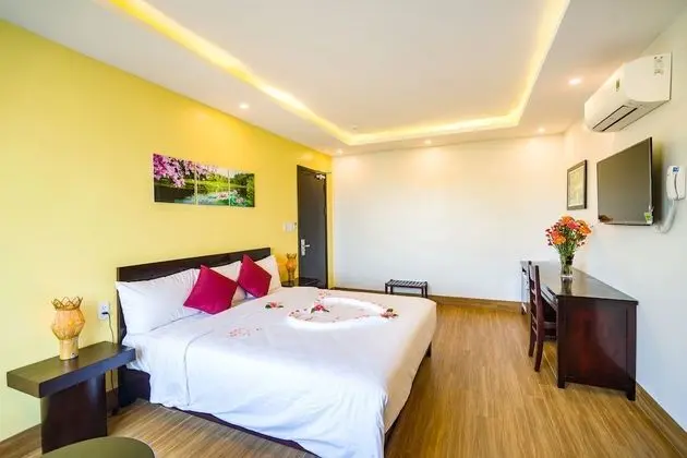 Deluxe Tek Büyük Yataklı Oda (With Window)