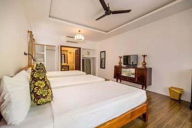 Deluxe Üç Kişilik Oda, Havuz Manzaralı