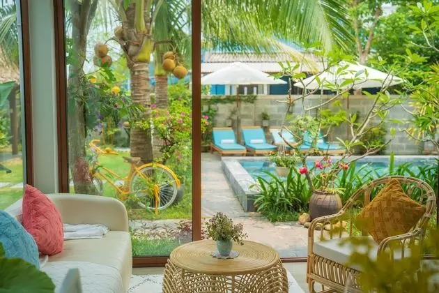Villa, 4 Yatak Odası, Havuz Manzaralı