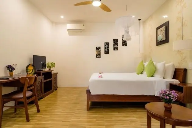 Villa, 4 Yatak Odası, Havuz Manzaralı