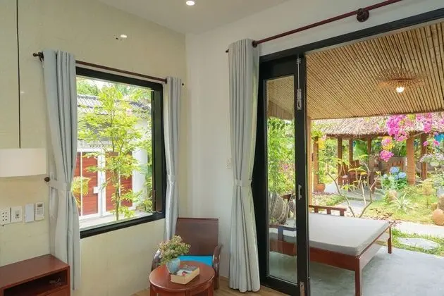 Villa, 4 Yatak Odası, Havuz Manzaralı