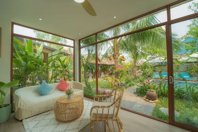 Villa, 4 Yatak Odası, Havuz Manzaralı