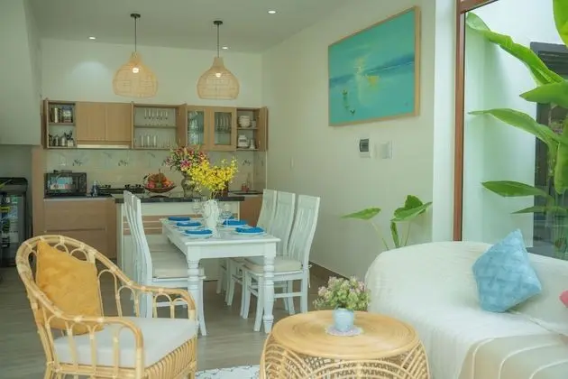 Villa, 4 Yatak Odası, Havuz Manzaralı