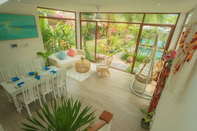 Villa, 4 Yatak Odası, Havuz Manzaralı