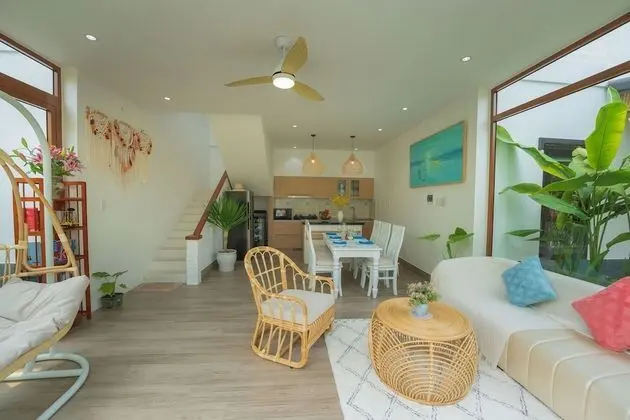 Villa, 4 Yatak Odası, Havuz Manzaralı