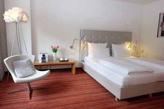 Business Tek Büyük Yataklı Oda (Plus)