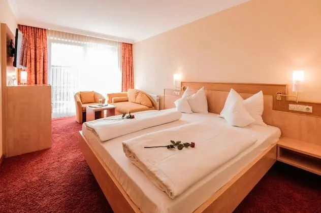 Premium Tek Büyük Yataklı Oda, 1 Büyük (Queen) Boy Yatak, Şehir Manzaralı (Straßenseite)