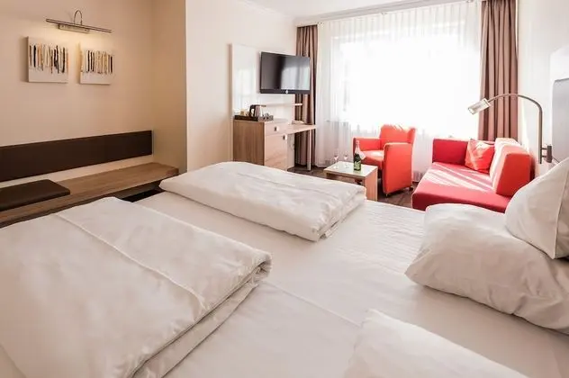 Premium Tek Büyük Yataklı Oda, 1 Büyük (Queen) Boy Yatak, Şehir Manzaralı (Straßenseite)