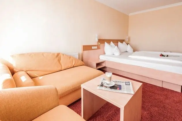 Premium Tek Büyük Yataklı Oda, 1 Büyük (Queen) Boy Yatak, Şehir Manzaralı (Straßenseite)