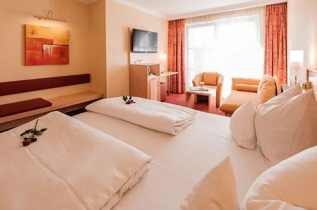 Premium Tek Büyük Yataklı Oda, 1 Büyük (Queen) Boy Yatak, Şehir Manzaralı (Straßenseite)