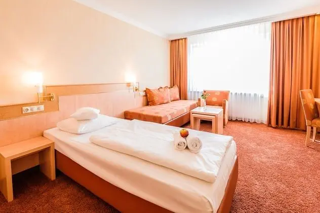 Premium Tek Kişilik Oda, 1 Tek Kişilik Yatak, Şehir Manzaralı (Straßenseite)