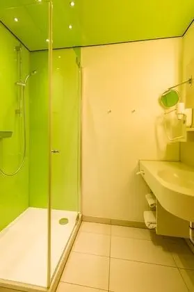 Premium Tek Kişilik Oda, 1 Tek Kişilik Yatak, Şehir Manzaralı (Straßenseite)