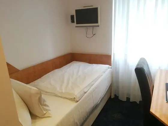 Tek Kişilik Oda, 1 Tek Kişilik Yatak