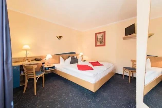 Standard Tek Büyük Yataklı Oda