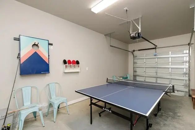 Ev