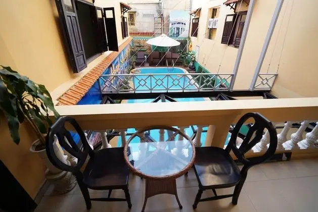 Deluxe Üç Kişilik Oda, 1 Yatak Odası, Havuz Manzaralı, Havuz Kenarı