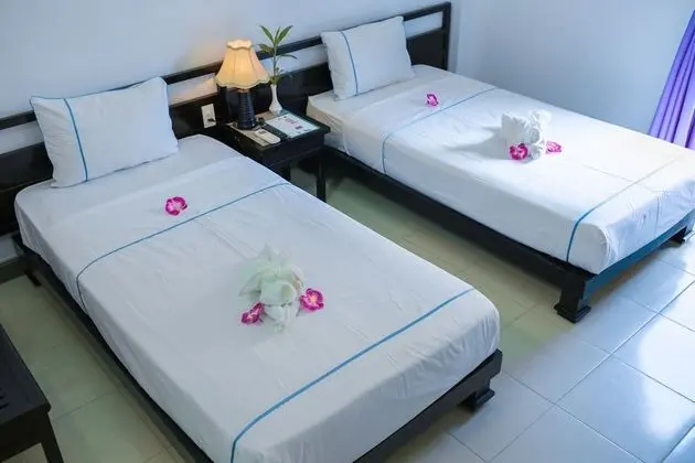 Deluxe Üç Kişilik Oda, 1 Yatak Odası, Havuz Manzaralı, Havuz Kenarı