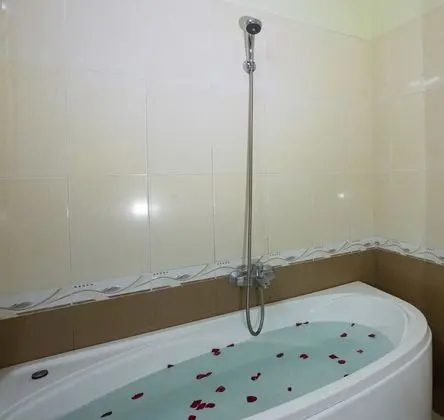 Deluxe Üç Kişilik Oda, 1 Yatak Odası, Havuz Manzaralı, Havuz Kenarı