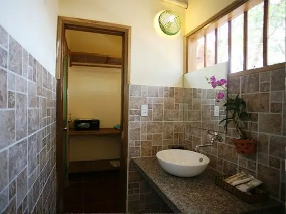Premium Tek Büyük veya İki Ayrı Yataklı Oda, Havuz Manzaralı