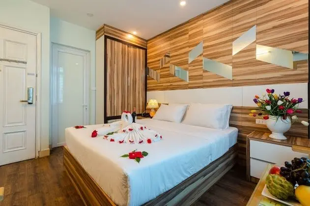 Deluxe Tek Büyük Yataklı Oda ( VIP )