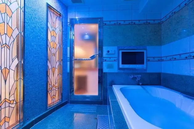 Standard Oda, 1 Büyük (Queen) Boy Yatak, Sauna
