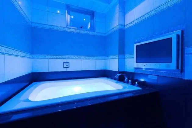 Superior Oda, Sauna (7pm check-in, 11am check-out)
