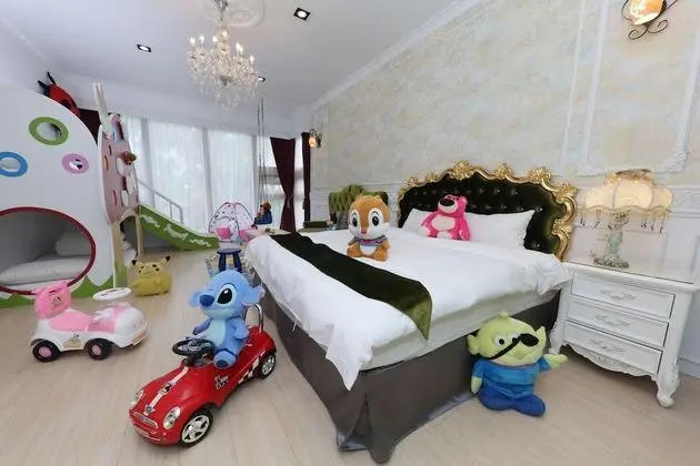 Deluxe Dört Kişilik Oda