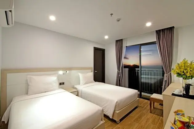 Premier Tek Büyük veya İki Ayrı Yataklı Oda, Balkon, Dağ Manzaralı