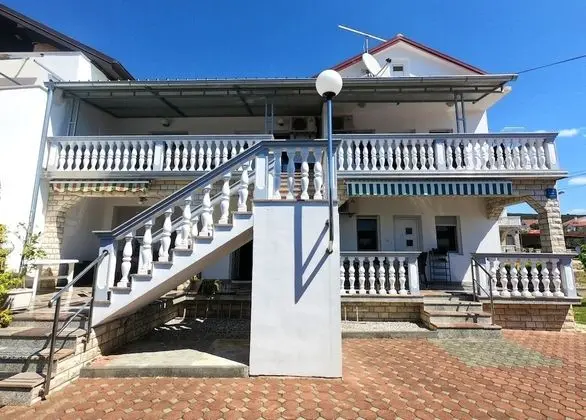 Apart Daire (Ana - 120 m from the beach - A1(4+1))