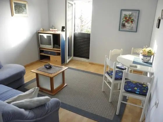 Apart Daire (Ana - 5 m from beach - A1 Plavi(2+2))