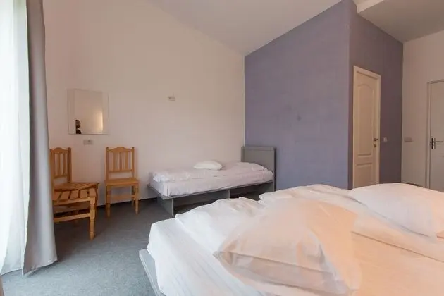 Basic Üç Kişilik Oda