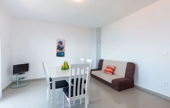 Apart Daire (Ana - free parking - A3 veliki(4+2))