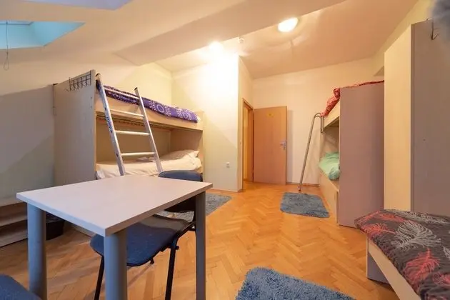 Ortak Ranzalı Oda, 1 Tek Kişilik Yatak (5-Bed)