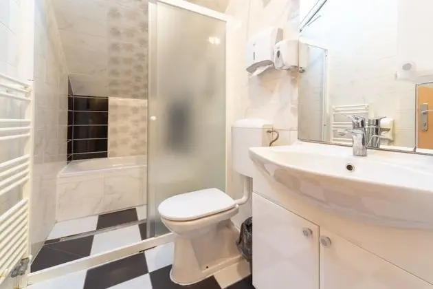 Ortak Ranzalı Oda, 1 Tek Kişilik Yatak (5-Bed)