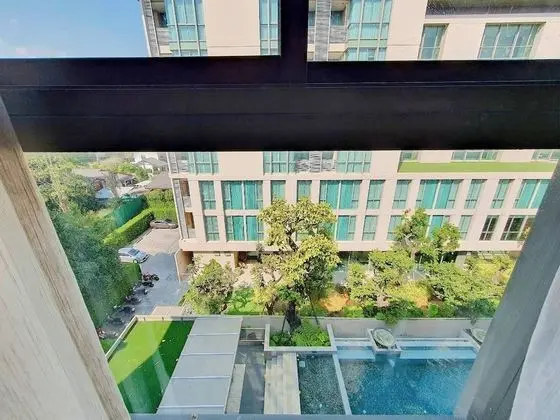 Deluxe Tek Büyük veya İki Ayrı Yataklı Oda, Havuz Manzaralı