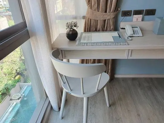 Deluxe Tek Büyük veya İki Ayrı Yataklı Oda, Havuz Manzaralı