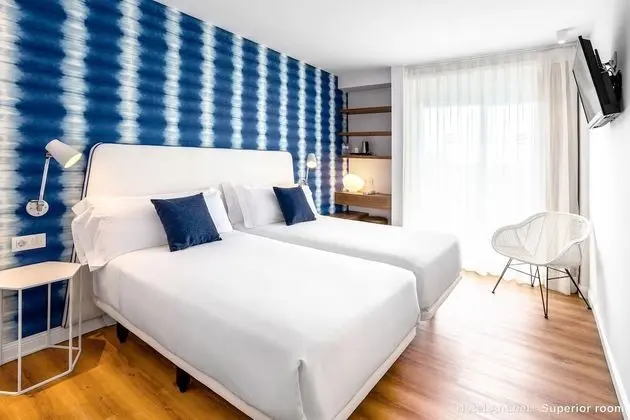 Comfort Tek Büyük Yataklı Oda, Havuz Manzaralı