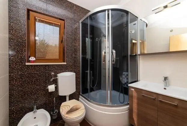 Ev (Anabella - open swimming pool - H(7))