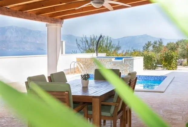 Ev (Anabella - open swimming pool - H(7))