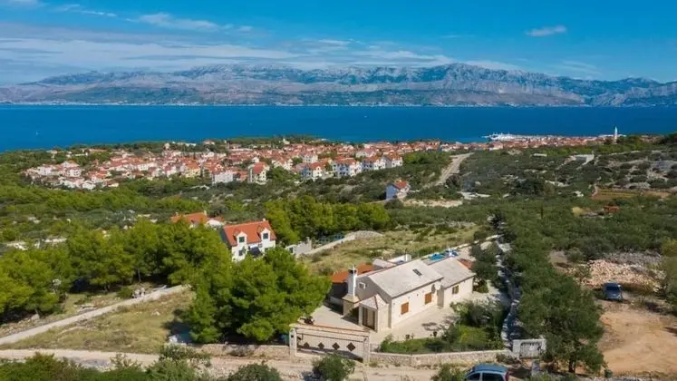 Ev (Anabella - open swimming pool - H(7))