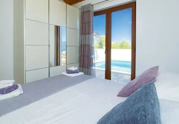 Ev (Anabella - open swimming pool - H(7))