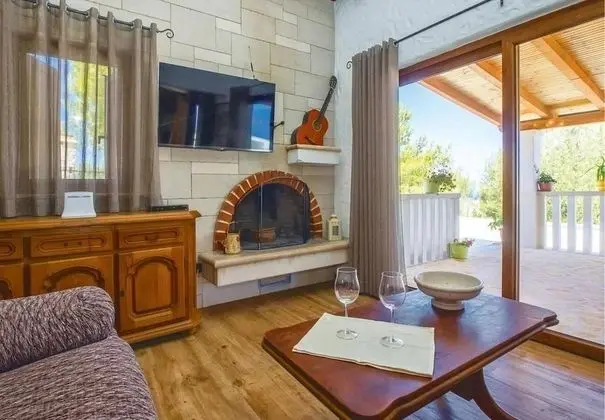 Ev (Anabella - open swimming pool - H(7))