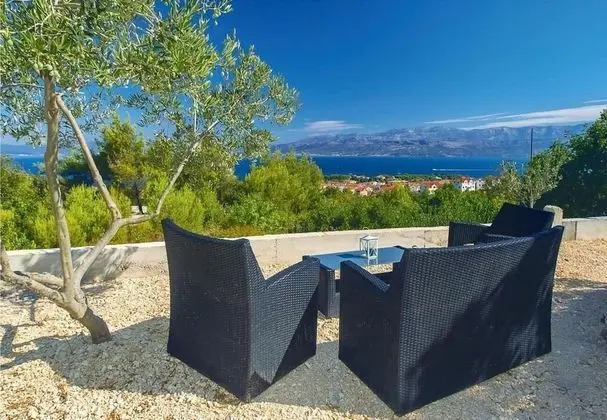 Ev (Anabella - open swimming pool - H(7))