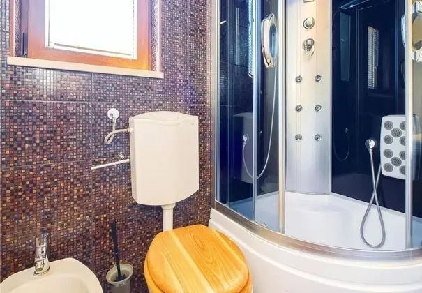 Ev (Anabella - open swimming pool - H(7))